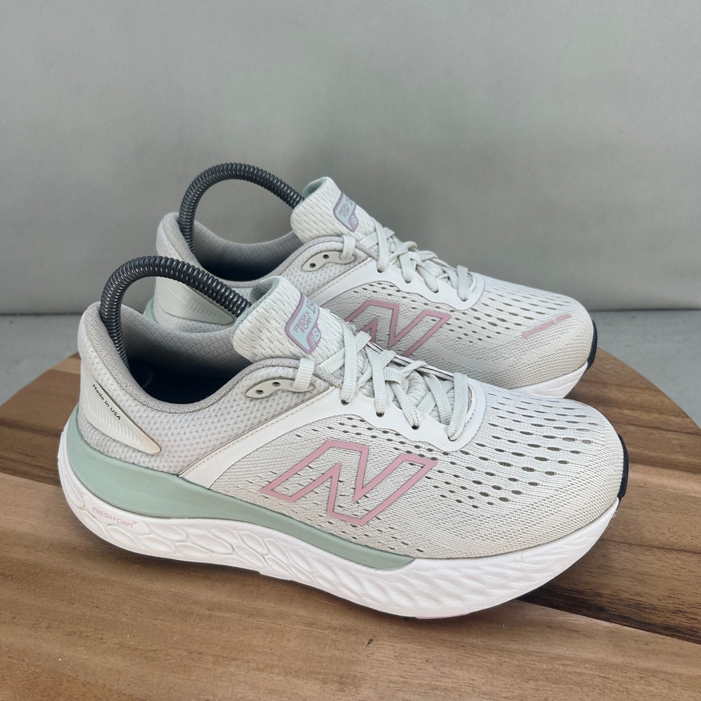 New Balance 1540v4 Fresh Foam Womens Size 8 B Cream Pink Running Shoes W1540TG4